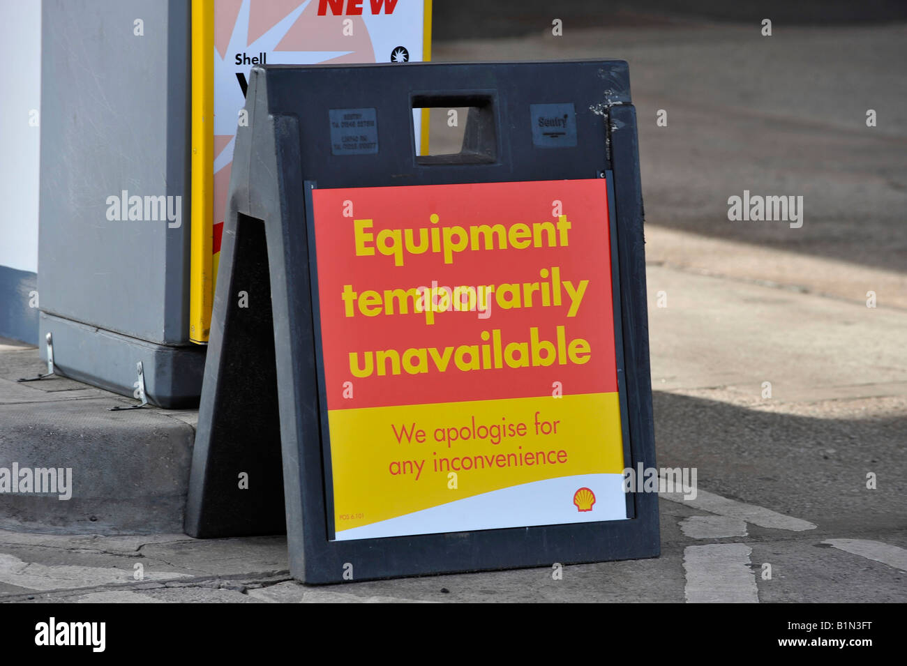 Bleifreies Benzin und Diesel Kraftstoffpumpen außer Betrieb an einer Shell-Tankstelle nicht verfügbar Stockfoto