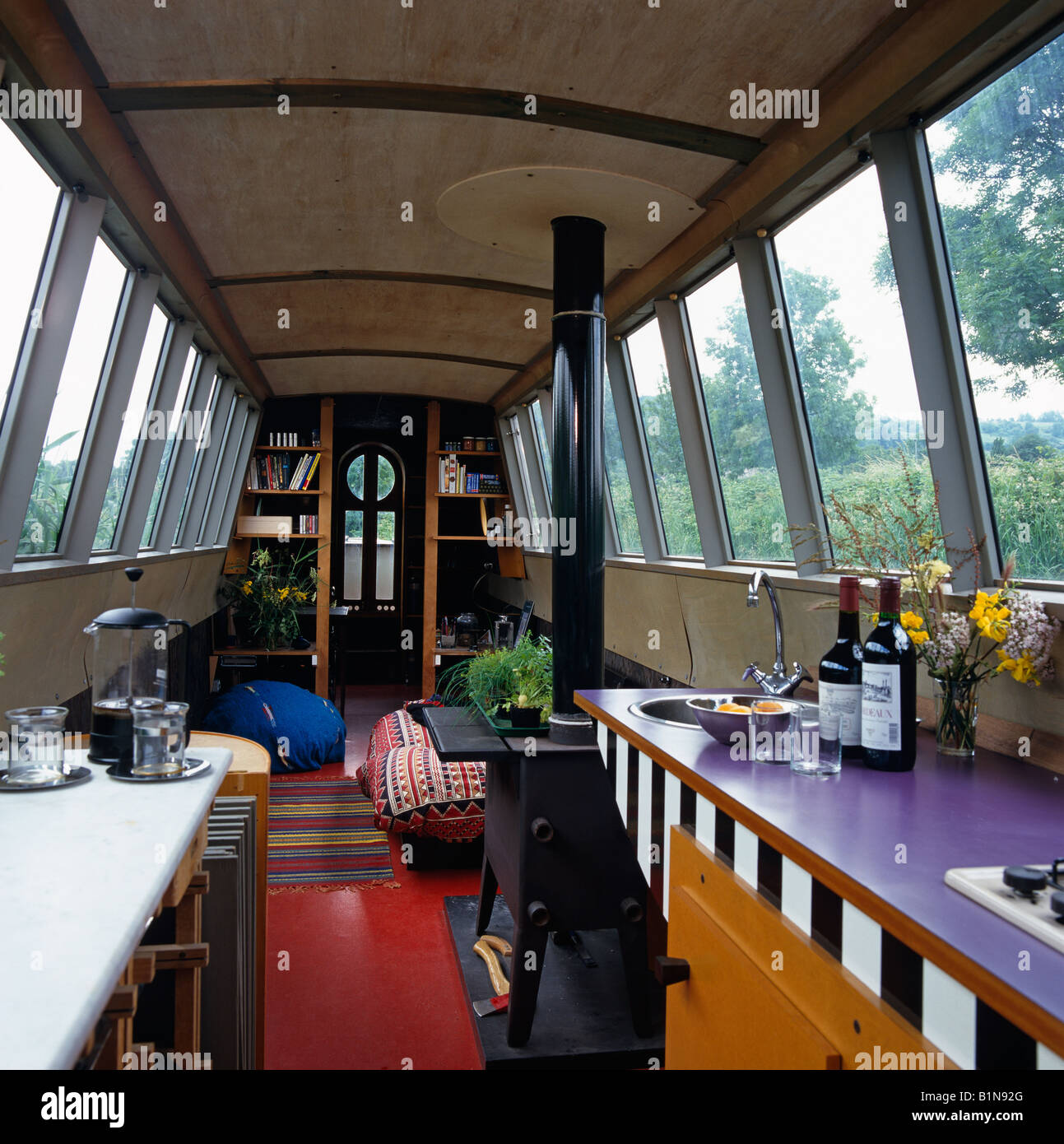 Moderne Narrowboat Interieur, England UK Stockfoto
