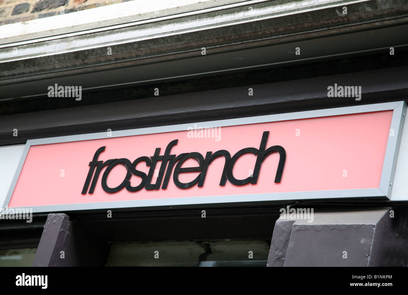 Zeichen auf Zweig der Frost Französisch Modegeschäft, London Stockfoto
