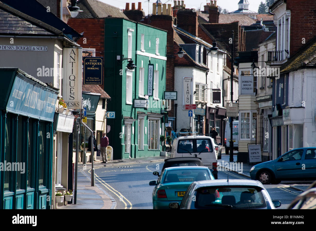 Weststraße, Dorking, Surrey, England, hat einen internationalen Ruf für ein Zentrum für Antiquitätenhändler Stockfoto
