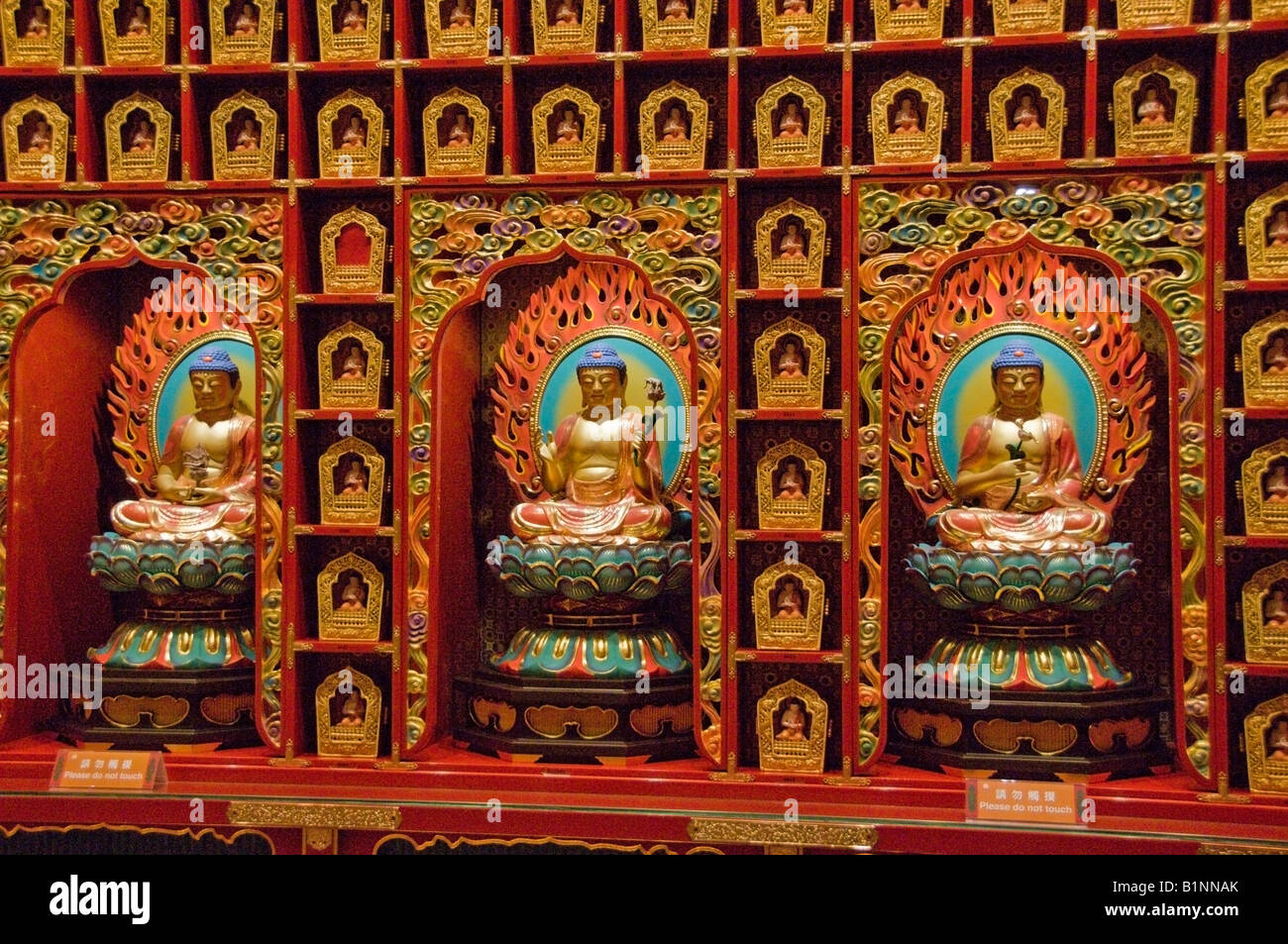 Little Buddha in New Buddha Tooth Relic Temple und Museum an der South Bridge Road in Singapur anzeigen Stockfoto