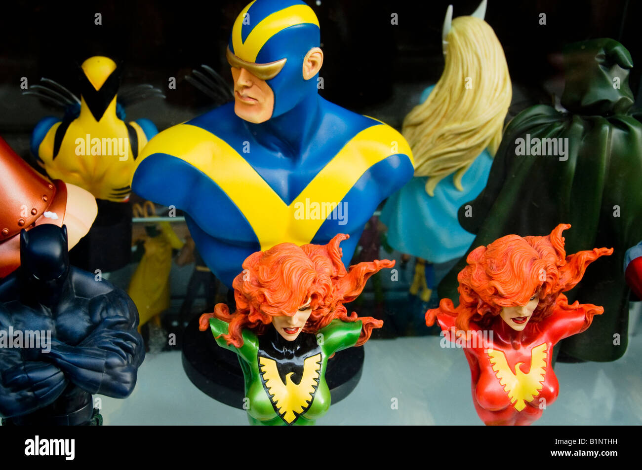 Action-Figuren in einem Paris-Comic-Buch-Shop im Quartier Latin. Stockfoto