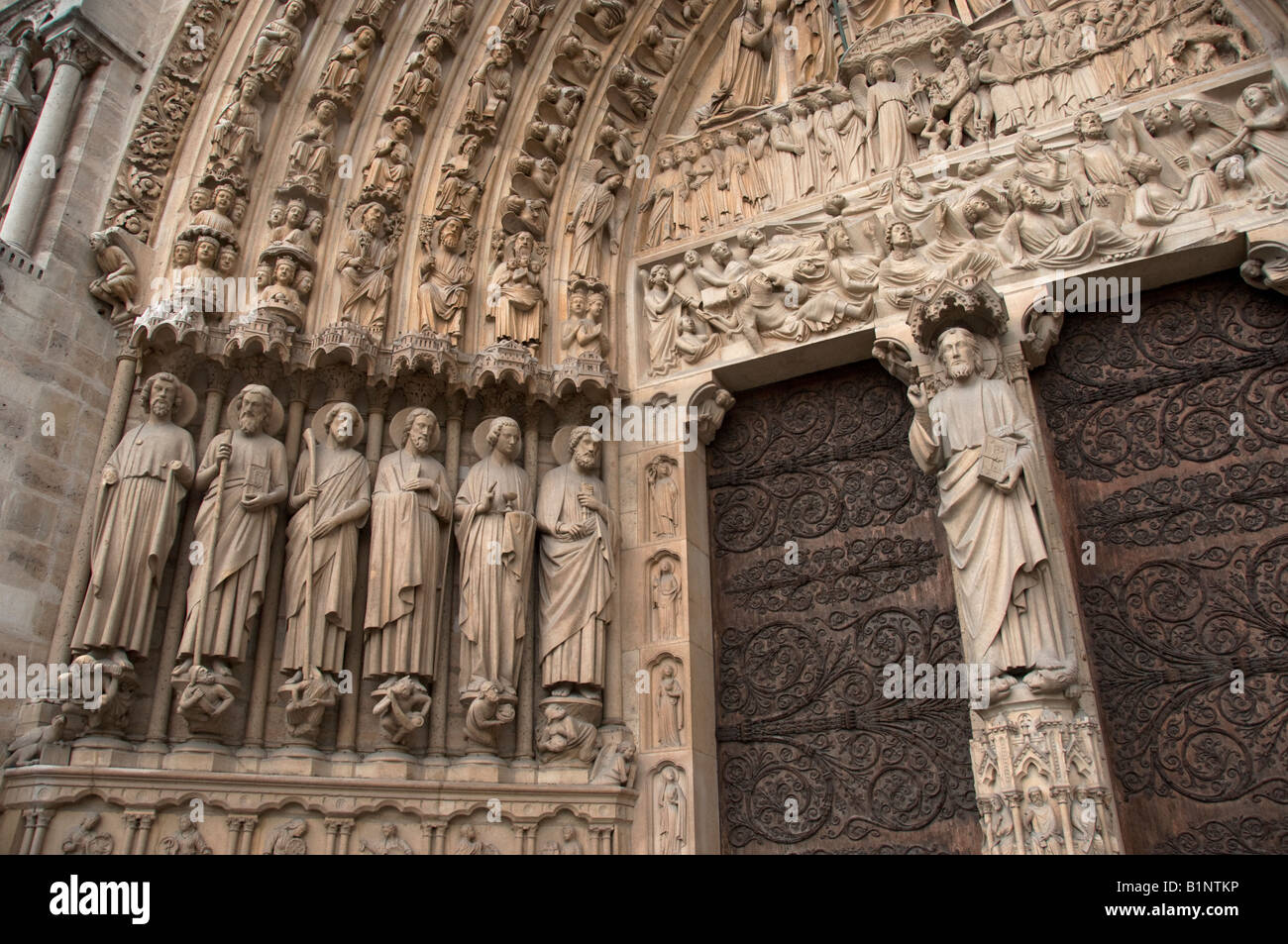 Kathedrale Notre-Dame Eingang Skulptur, Paris, Frankreich Stockfoto