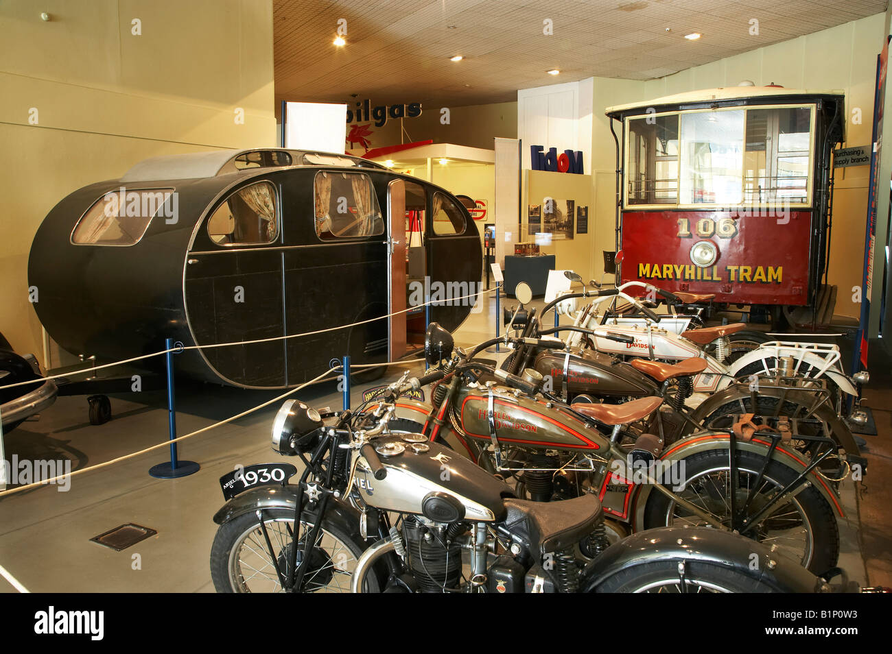 Oldtimer-Motorräder-Wohnwagen und Otago Siedler Straßenbahnmuseum Dunedin Süd-Insel Neuseeland Stockfoto