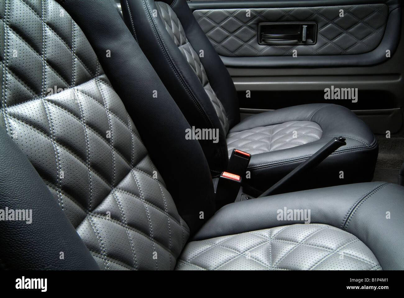 Leder Autositz innen Option neue Luxus weichen Komfort komfortable  luxuriöse Nähte Plüsch Stockfotografie - Alamy