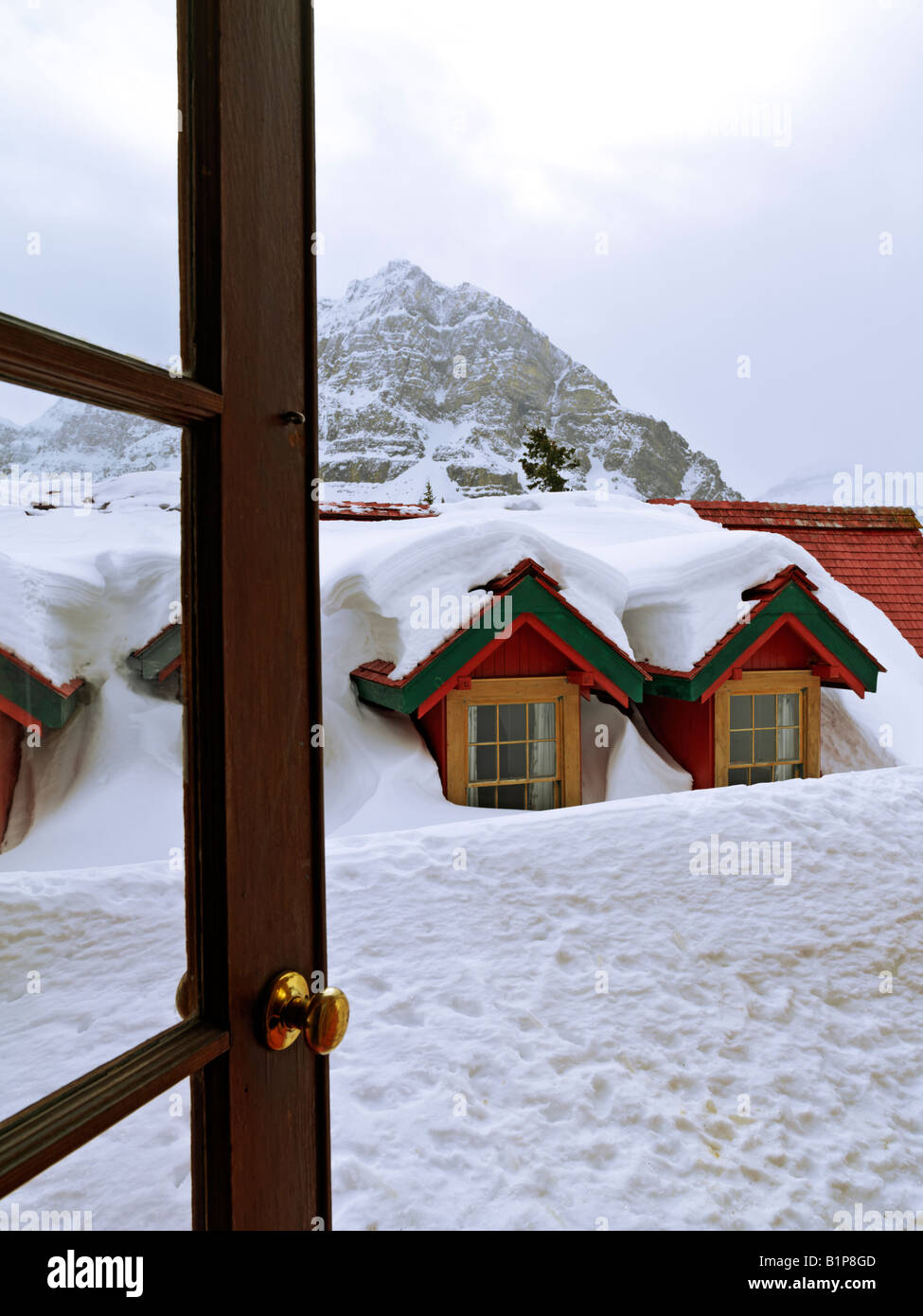Kanada Alberta Banff National Park Simpson s Num Ti Jah Lodge im winter Stockfoto