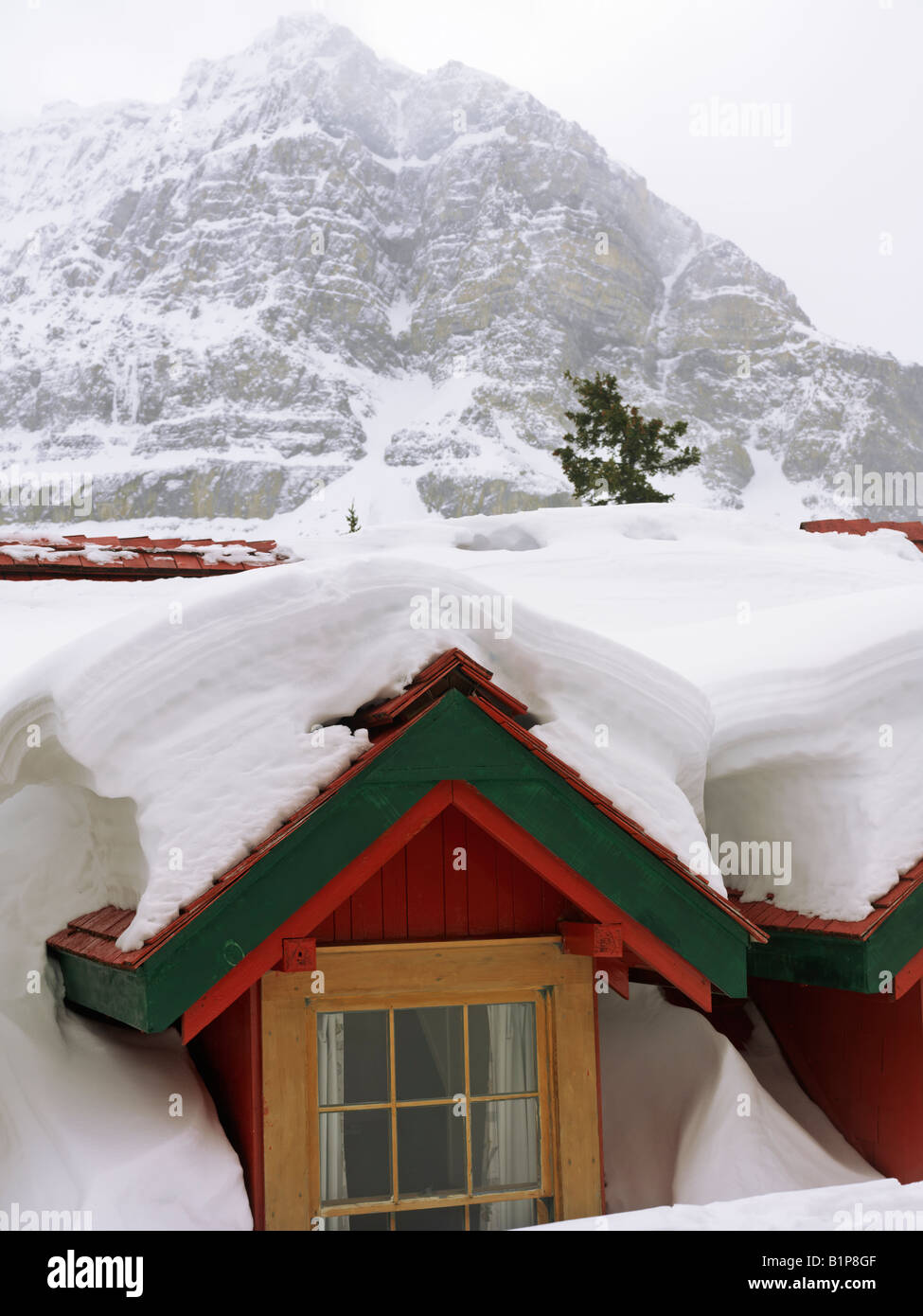 Kanada Alberta Banff National Park Simpson s Num Ti Jah Lodge im winter Stockfoto