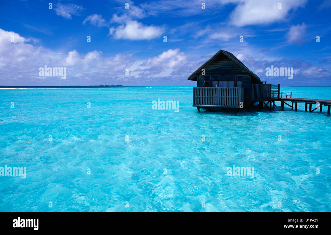 Wasser-Bungalow auf Cocoa Island, Malediven Stockfoto