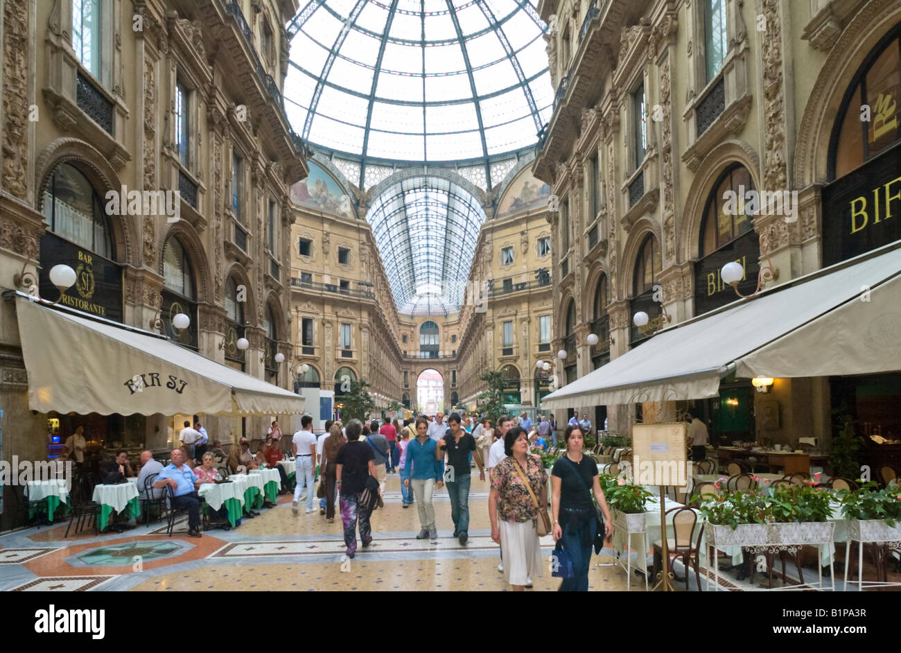 Galleria Vittorio Emanuele II, von Piazza del Duomo, Mailand, Lombardei, Italien Stockfoto