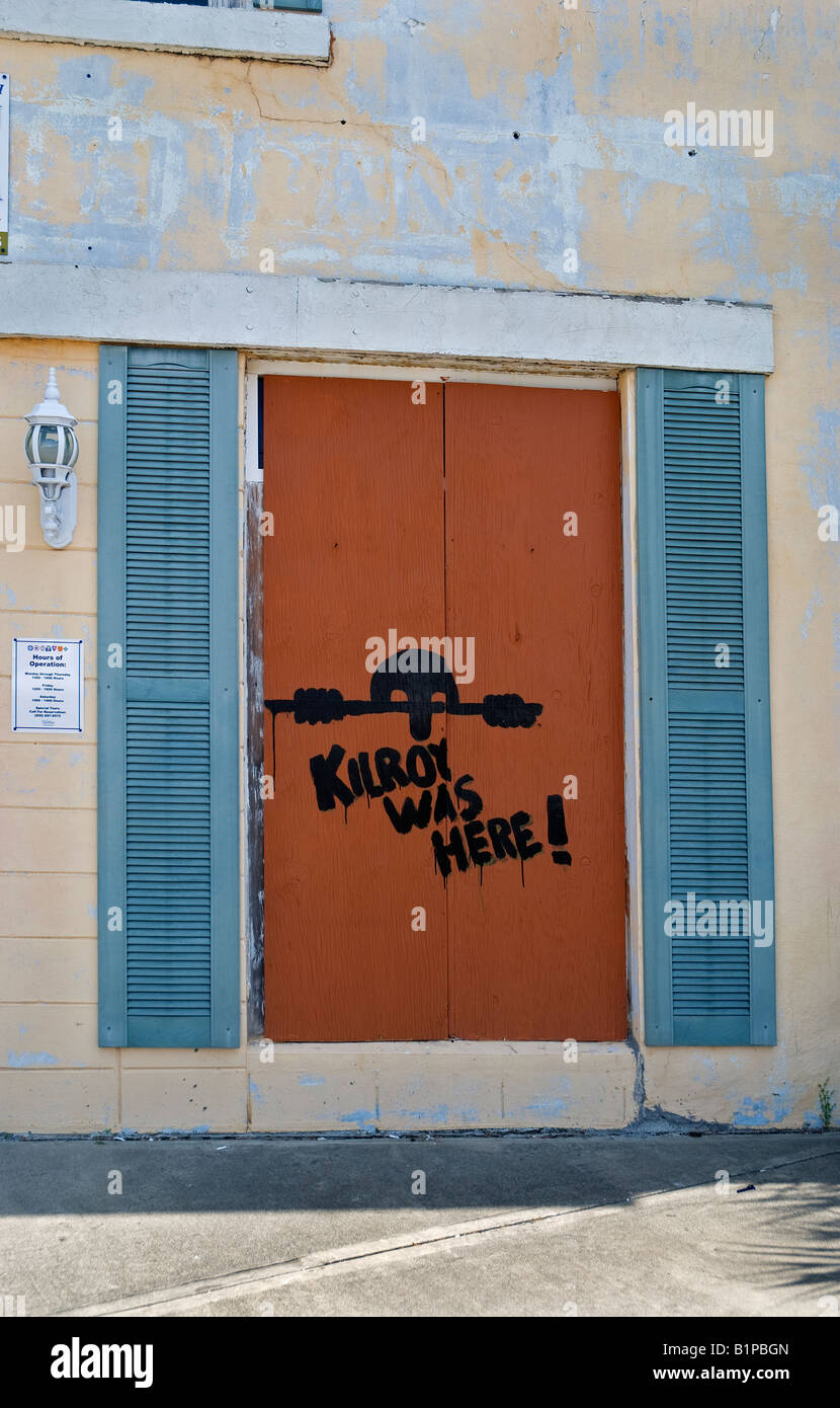 Kilroy Was Here Zeichen auf der Vorderseite des Camp Gordon Johnston 2. Weltkrieg Museum Carrabelle Florida gemalt Stockfoto