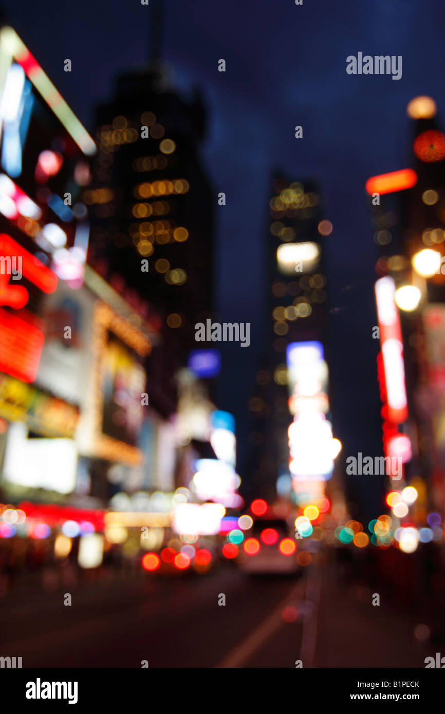 Abstrakten Blick auf Times Square Lichter in der Nacht - New York City, USA (unscharf gestellt um copyright eingelegten zu vermeiden) Stockfoto