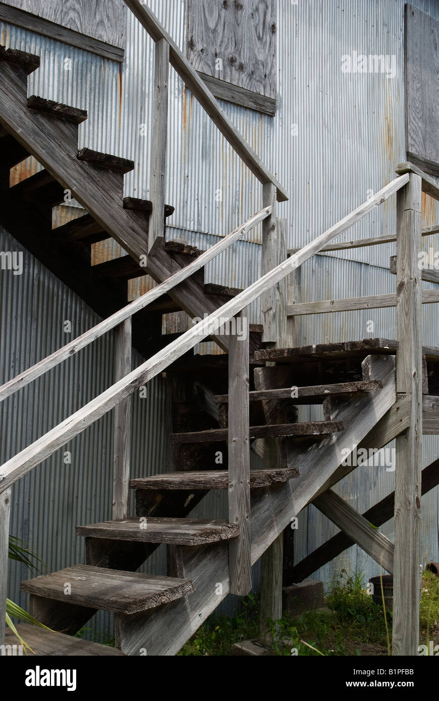 Treppe mit Brettern vernagelt ehemaligen Ganders Hardware bauen Carrabelle Florida Stockfoto