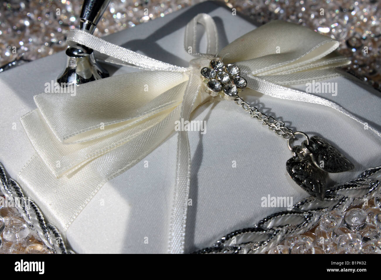 Die Basis für eine Hochzeit Stifthalter einsatzbereit, die Heiratsurkunde zu unterzeichnen Stockfoto