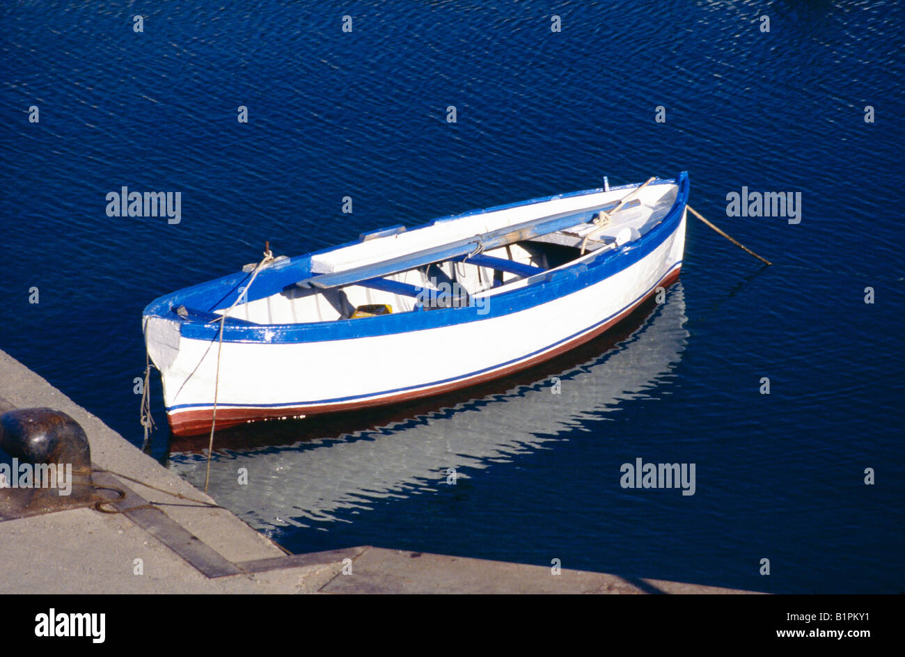 Marina di Camerota Salerno Kampanien Italien typisch italienischen einsame Boot Stockfoto