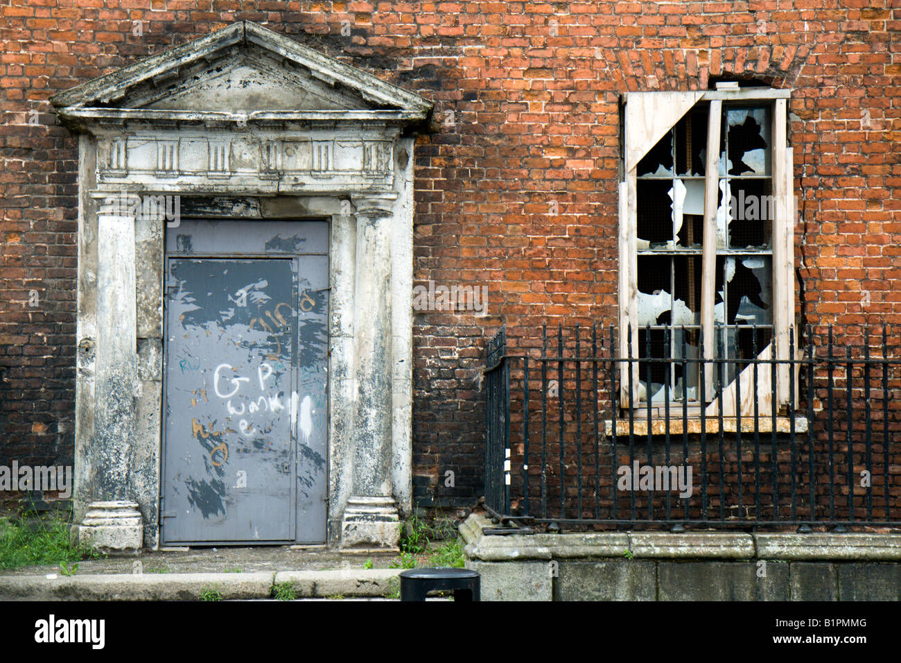 Verfallenes Haus im georgischen Stil in Henrietta Street, Dublin Stockfoto