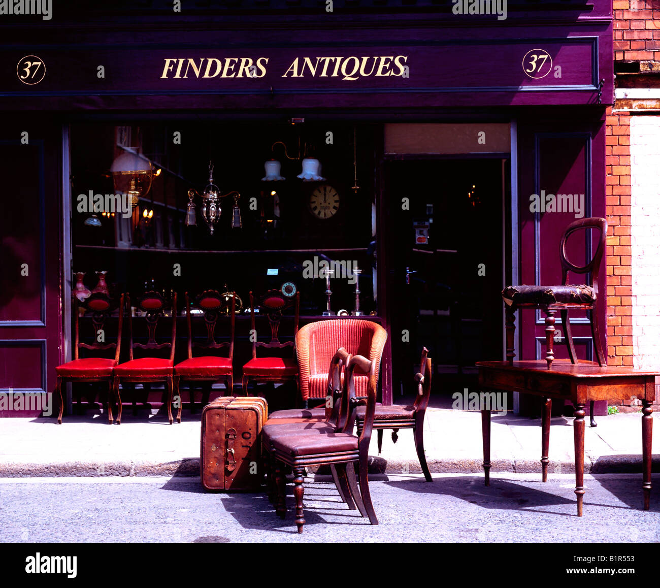 Dublin, Antiquitätengeschäft in Francis Street, der Liberies Stockfoto
