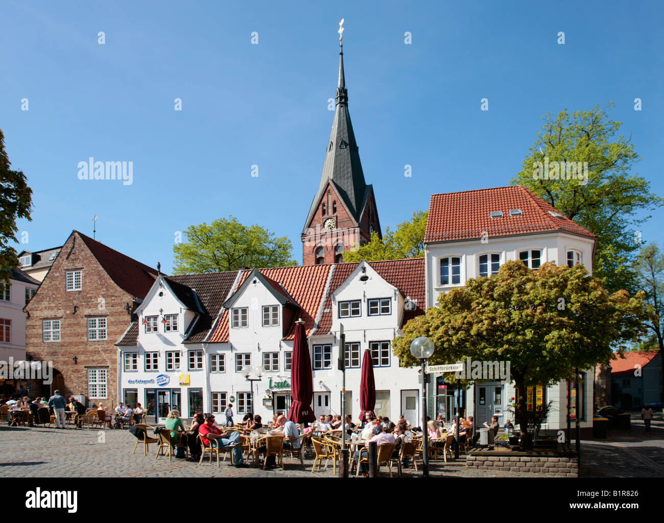 Nordermarkt mit Marien-Kirche in Flensburg in Schleswig-Holstein im Norden Deutschlands Stockfoto