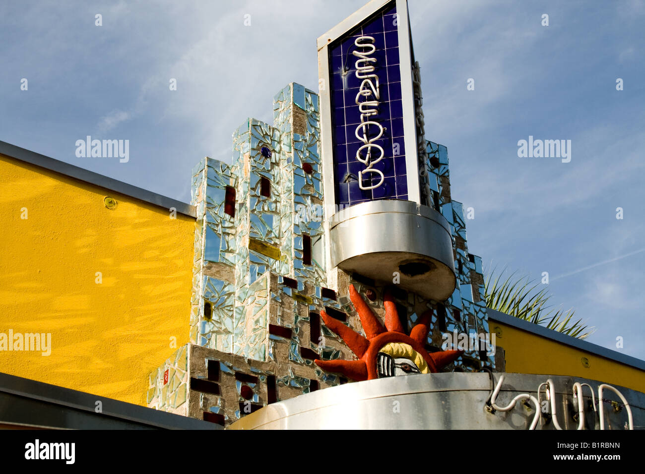 Meeresfrüchte-Leuchtreklame zu einem Diner in Atlantic Beach, Florida Stockfoto