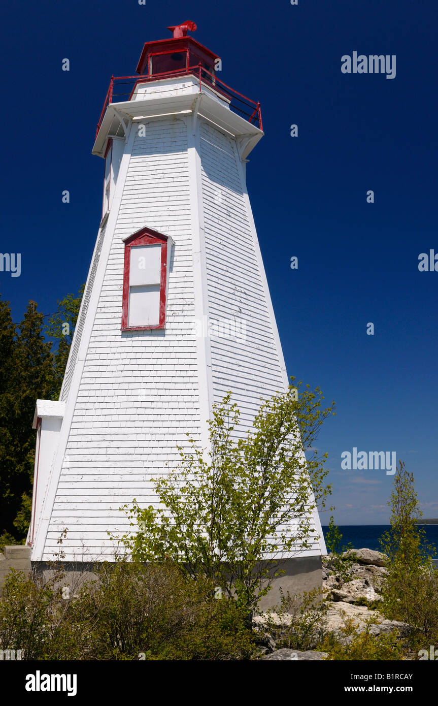 Große Badewanne Leuchtturm in Tobermory an der Spitze der Bruce Peninsula Lake Huron Georgian Bay Ontario Stockfoto