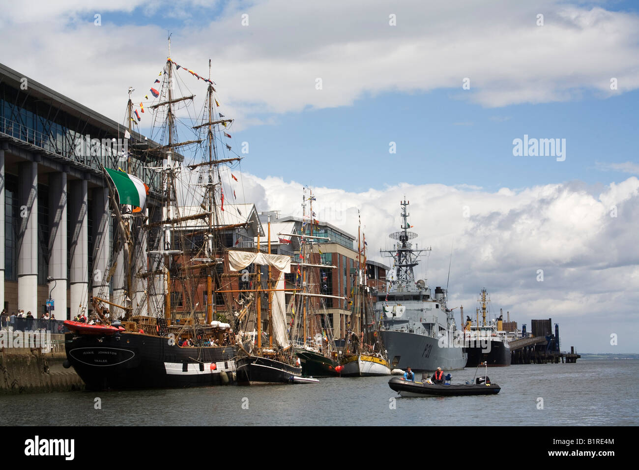 Schiffe vor Anker am Donegall Kai Belfast während der Maritime Festival 2008 Stockfoto