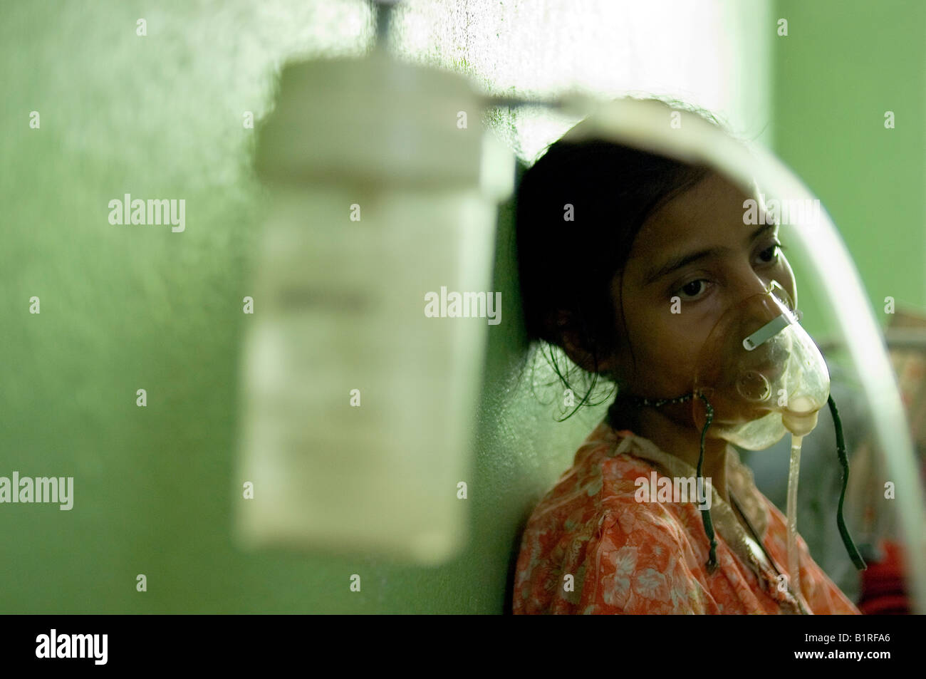 Jasmin Begum, 28 Jahre alt, 27 kg, multiresistente TB Tuberkulose Patienten, Howrah, Hooghly, Westbengalen, Indien Stockfoto
