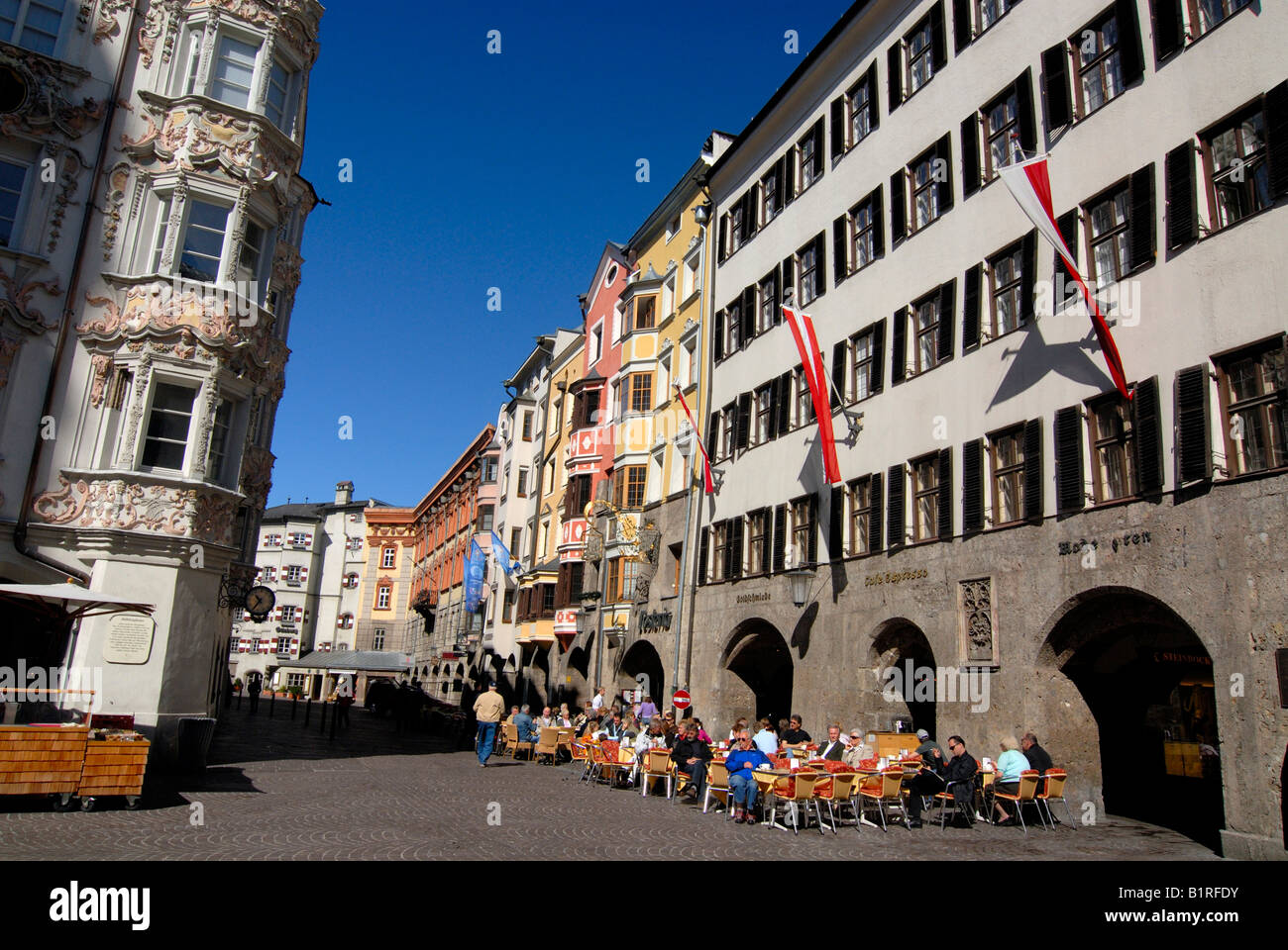 Herzog-Friedrich-Straße, Zeile von Gebäuden, Gasse, historischen Zentrum von Innsbruck, Inntal-Tal, Tirol, Austria, Europe Stockfoto