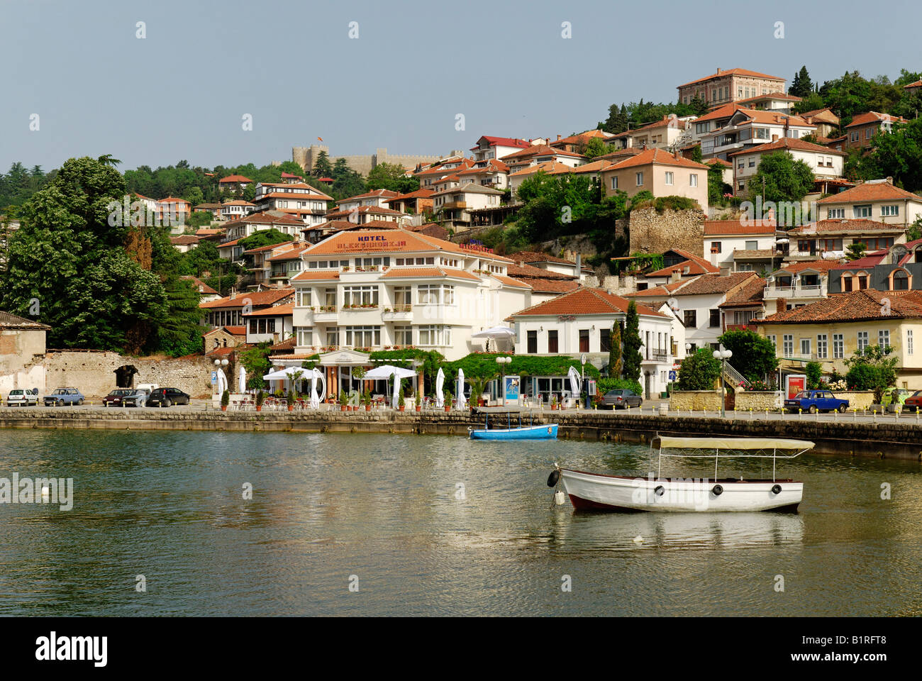 Hafen und die historische Stadt von Ohrid am Ohrid-See, UNESCO World Heritage Site, Mazedonien, ehemalige jugoslawische Republik Mazedonien, ehemalige jugoslawische Republik von Mac Stockfoto