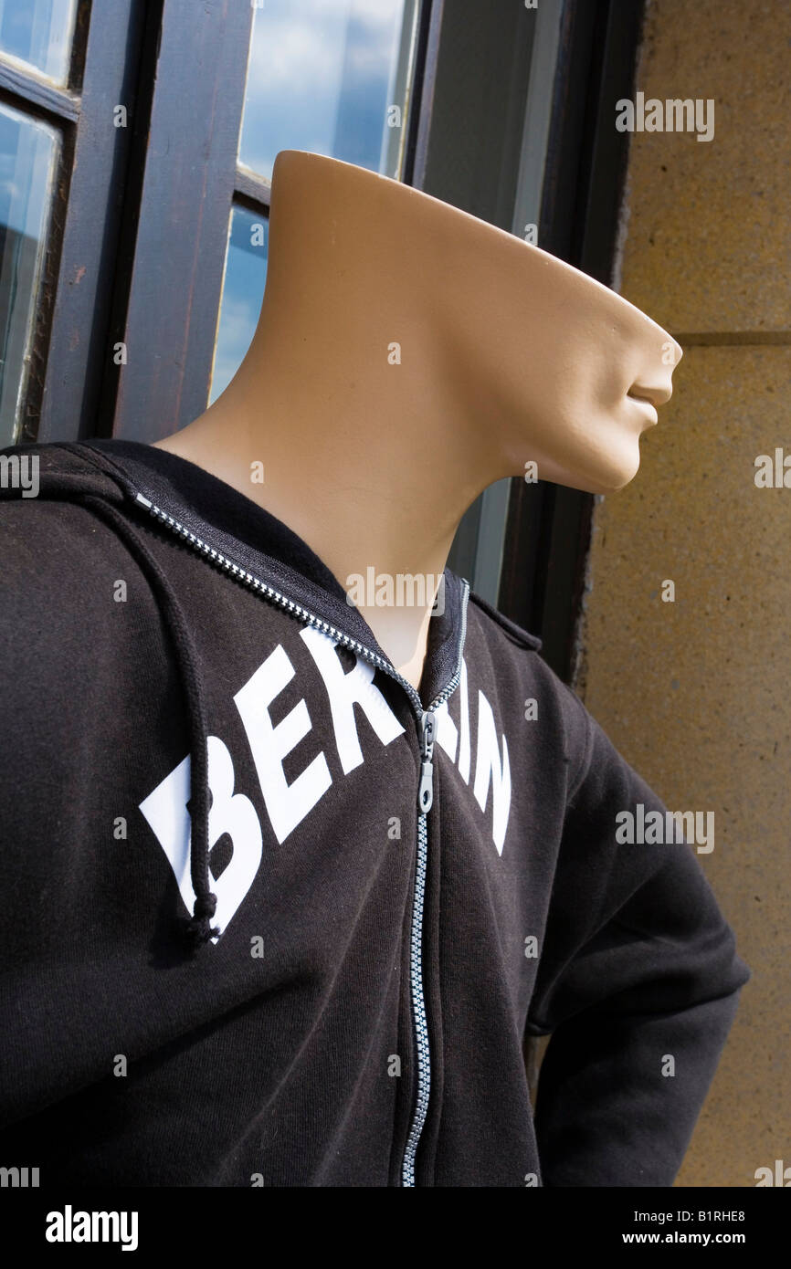 Mannequin mit halber Kopf trägt ein Hemd Berlin, Berlin, Deutschland Stockfoto