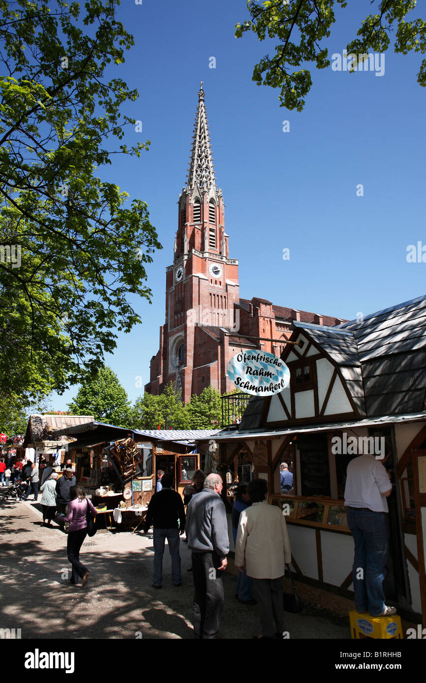 Auer Dult Märkte vor der Kirche Mariahilf, Mariahilfplatz Square, München, Bayern, Deutschland, Europa Stockfoto