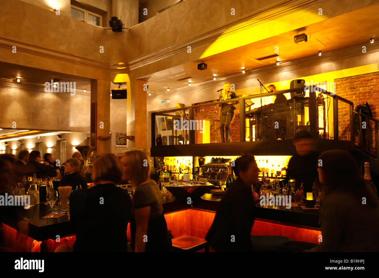 Live-Musik von Dena Akkustik, Park-Café, Sophienstraße Straße 7, München, Bayern, Deutschland, Europa Stockfoto