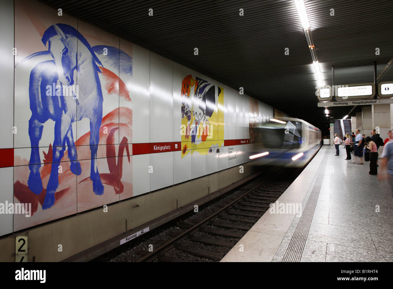 U-Bahn-Station Pinakothek Platz, München, Bayern, Deutschland, Europa Stockfoto