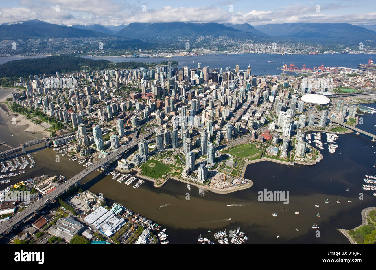 Norden False Creek und West End, Granville St, Vancouver, Britisch-Kolumbien, Kanada, Nordamerika Stockfoto