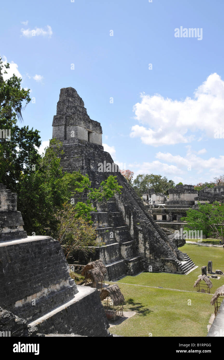 Tempel 1, dem großen Jaguar, Plaza Mayor, Maya-Tempel-Ruinen, Tikal in Guatemala, Mittelamerika Stockfoto
