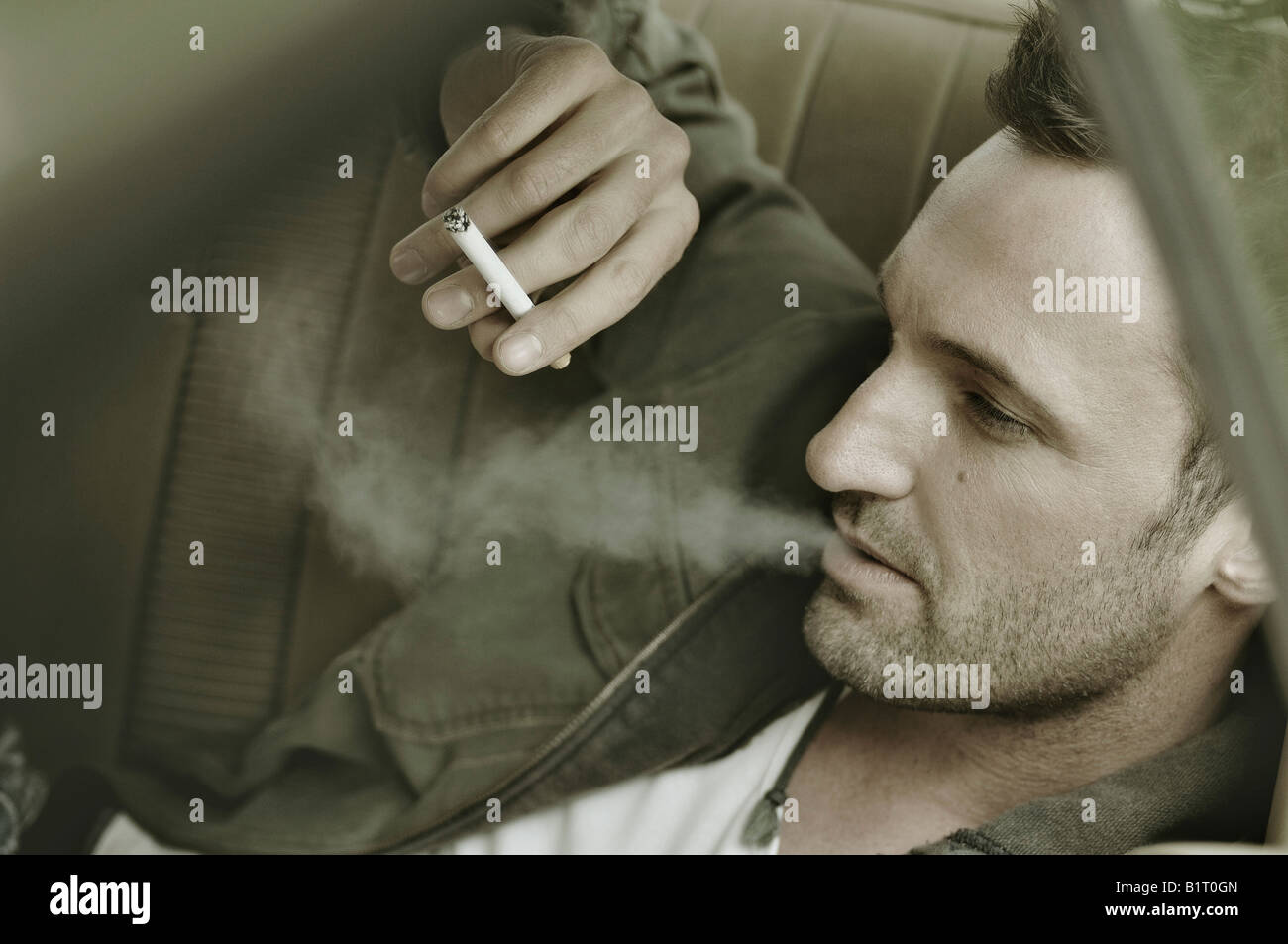 James dean zigarette Fotos und Bildmaterial in hoher Auflösung Alamy