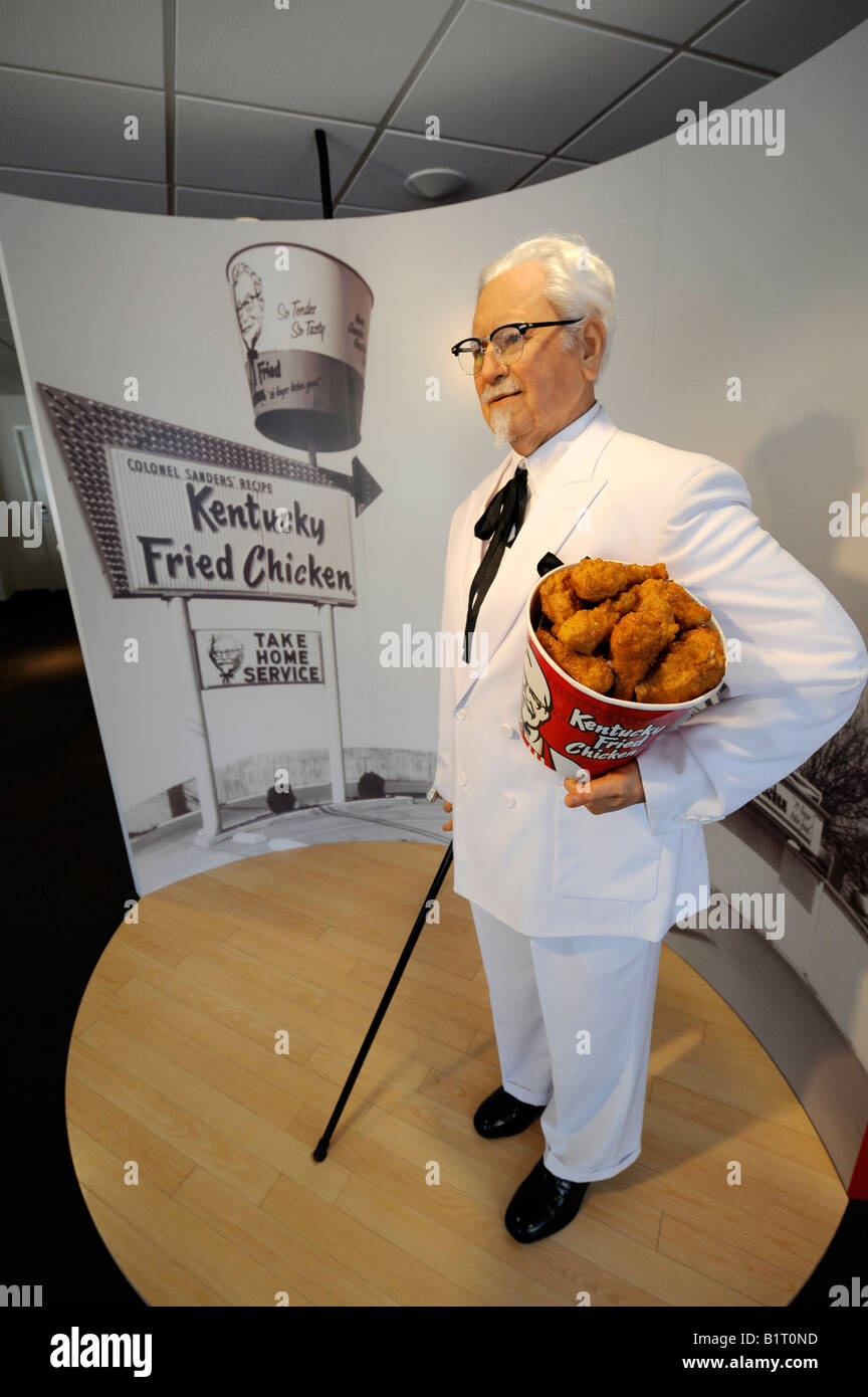 Abbild des Colonel Harland David Saunders Sanders Gründer von KFC Kentucky  Fried Chicken am Visitor Center Louisville Kentucky Stockfotografie - Alamy