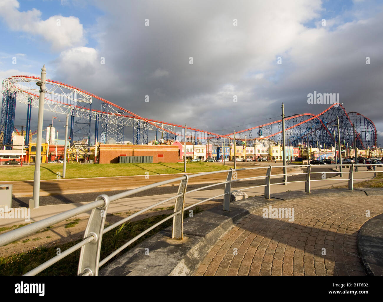 Der Big Dipper und Pleasure Beach Blackpool South Pier, Lancashire, UK Stockfoto