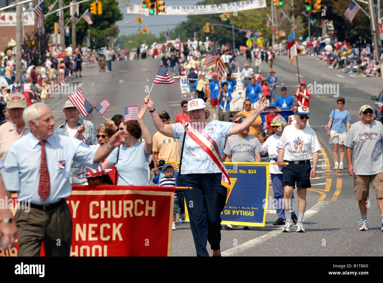 Der Memorial Day Parade in Douglaston, US Service Menschen gedenken, die im Militärdienst gestorben sind. USA Stockfoto