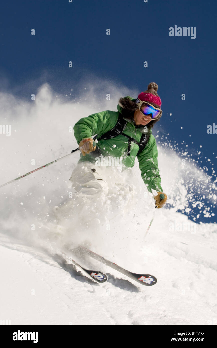 Frau in grüner Jacke generische USA Stockfoto
