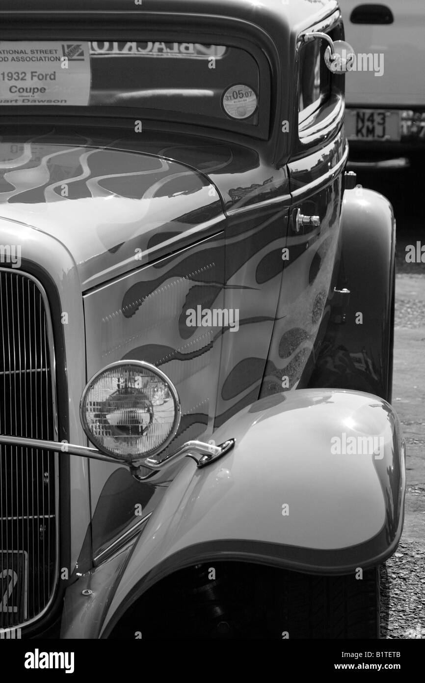 vierunddreißig auf amerikanischen Hotrod Auto Kühlergrill Stockfotografie -  Alamy