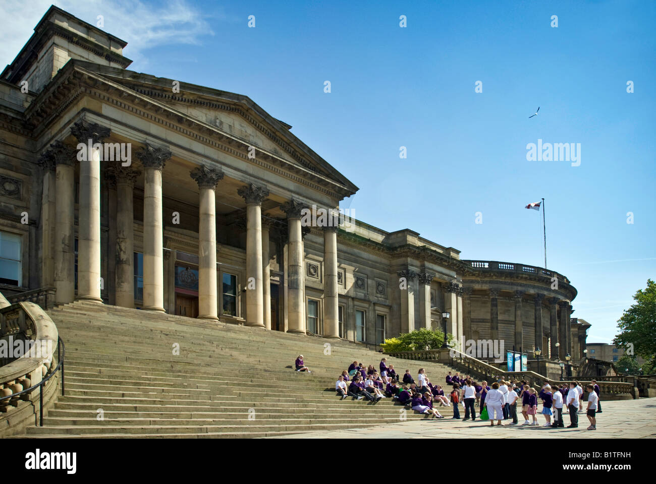 William Brown Street Liverpool Museum Haupteingang Schritte. Stockfoto