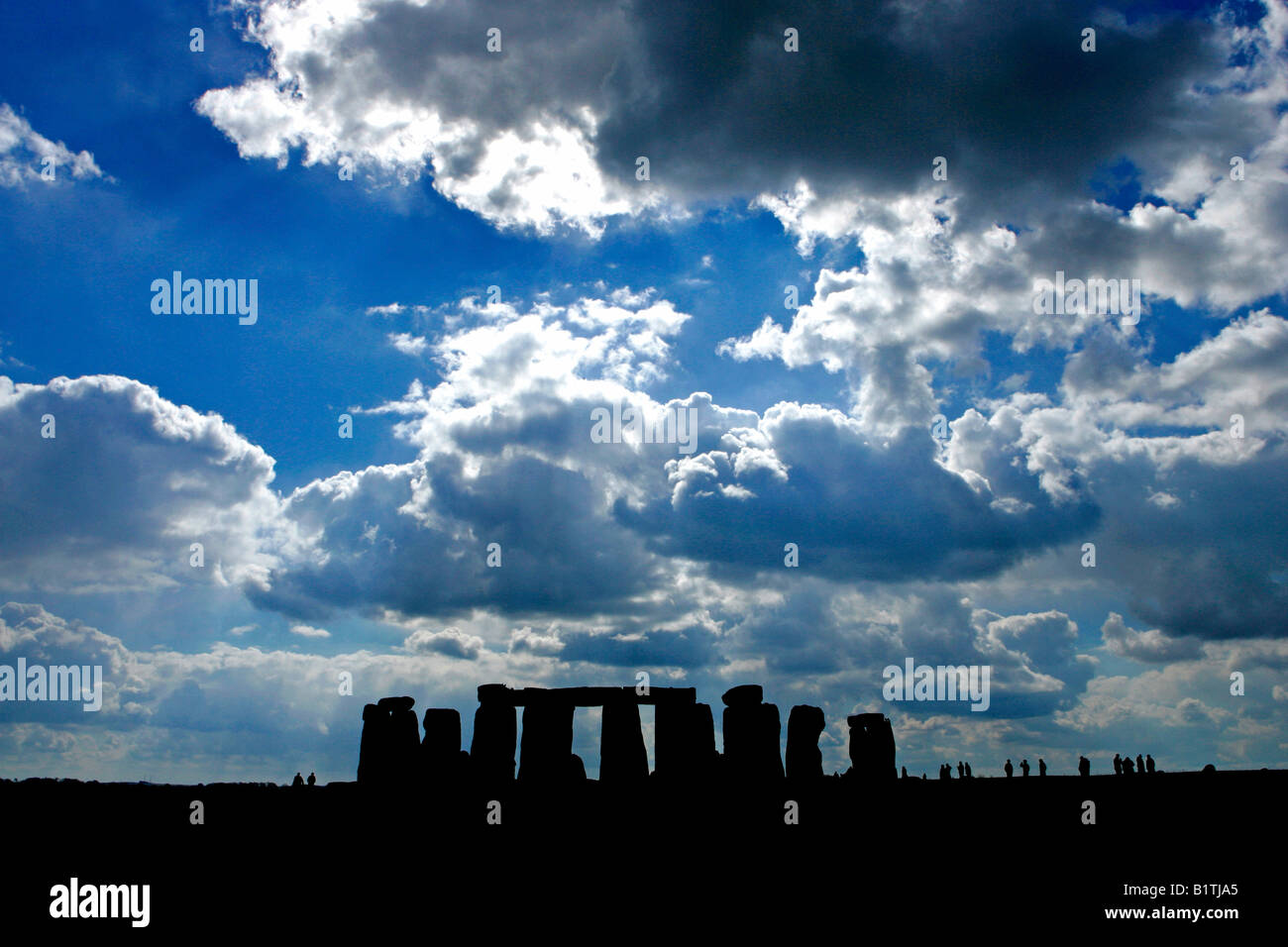 Eine Silhouette von Stonehenge in Wiltshire Stockfoto