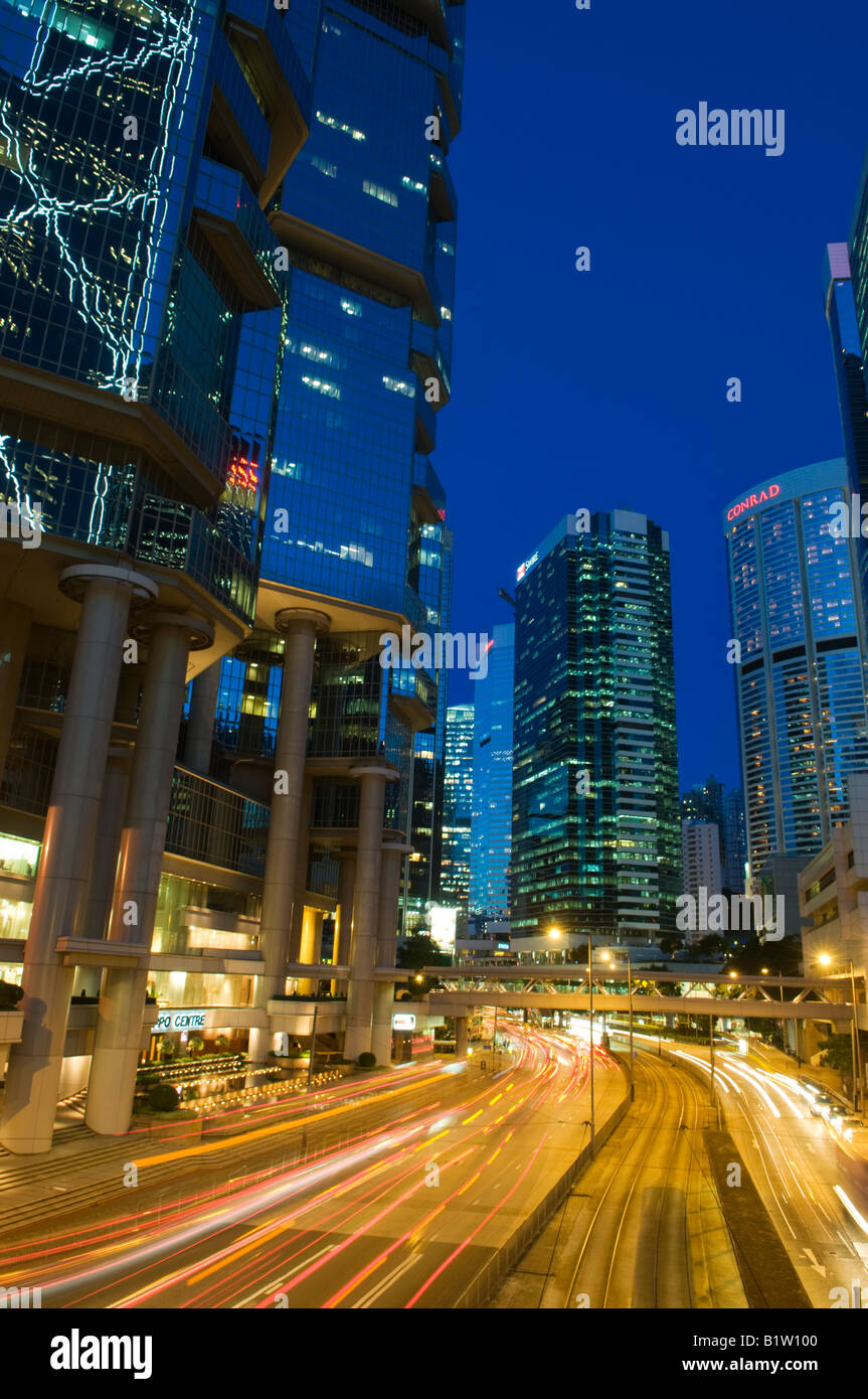 Am Abend Stadtbild von der Admiralität District of Hong Kong Stockfoto