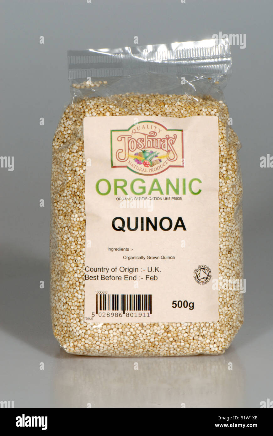 Paket von Bio-Quinoa-Samen mit dem Boden Vereins Logo wie in Reformhäusern verkauft Stockfoto