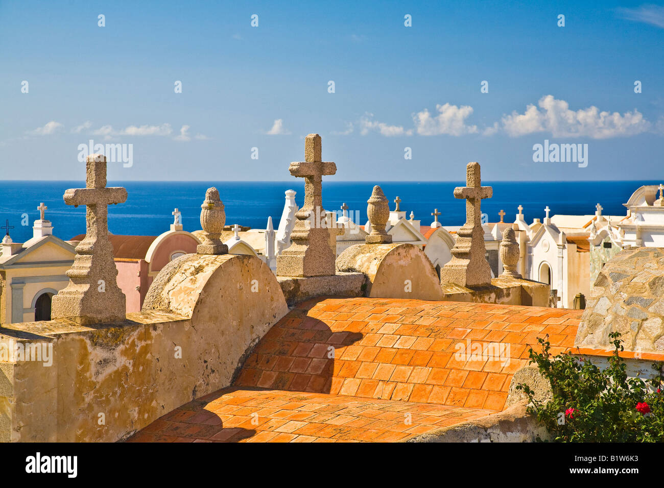 Steinkreuzfriedhof in Le Haute Ville, Bonifacio, Korsika, Frankreich Stockfoto