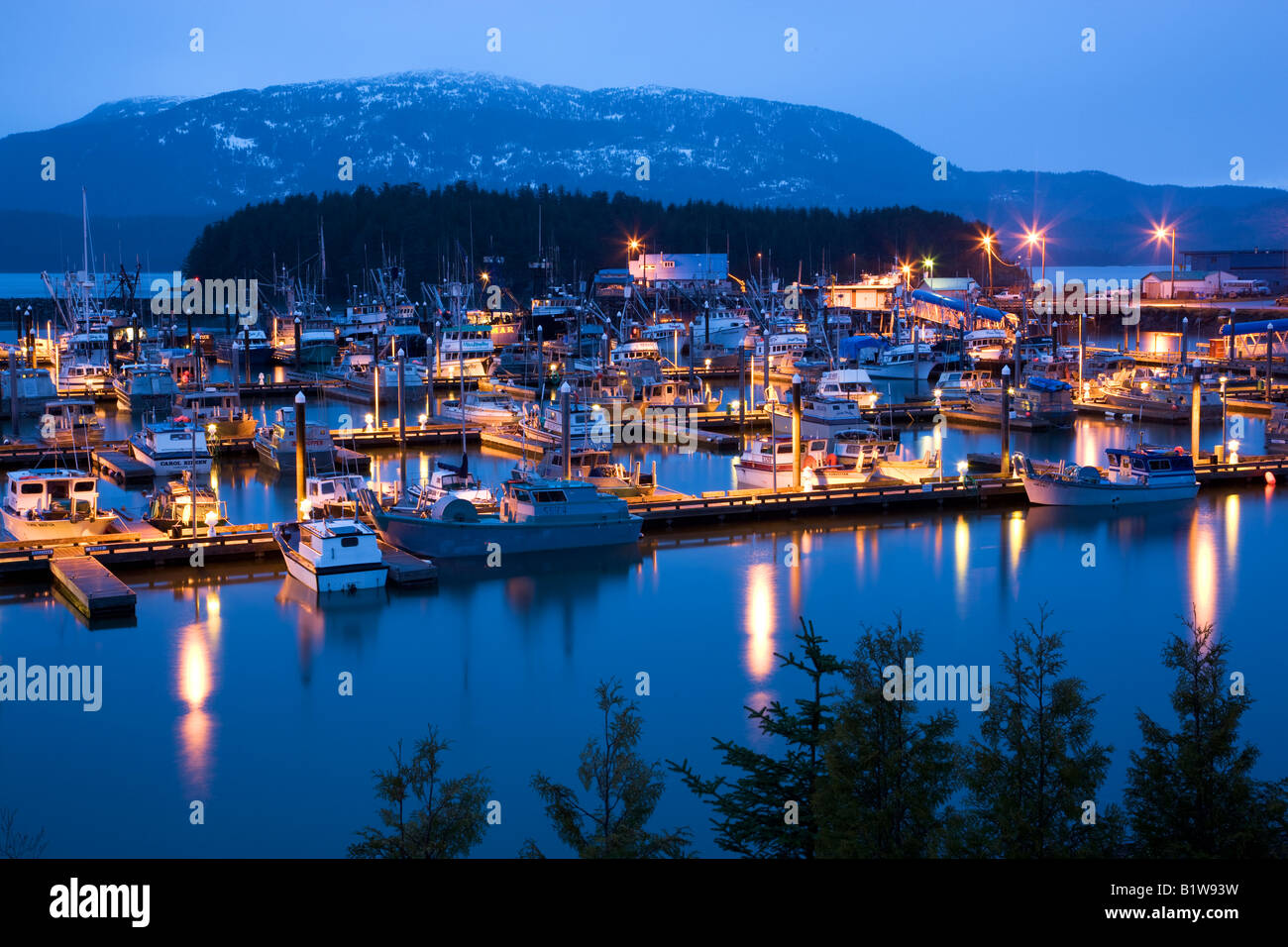 Bootshafen in der Nacht während eines Regen Strom Cordova, Alaska Stockfoto