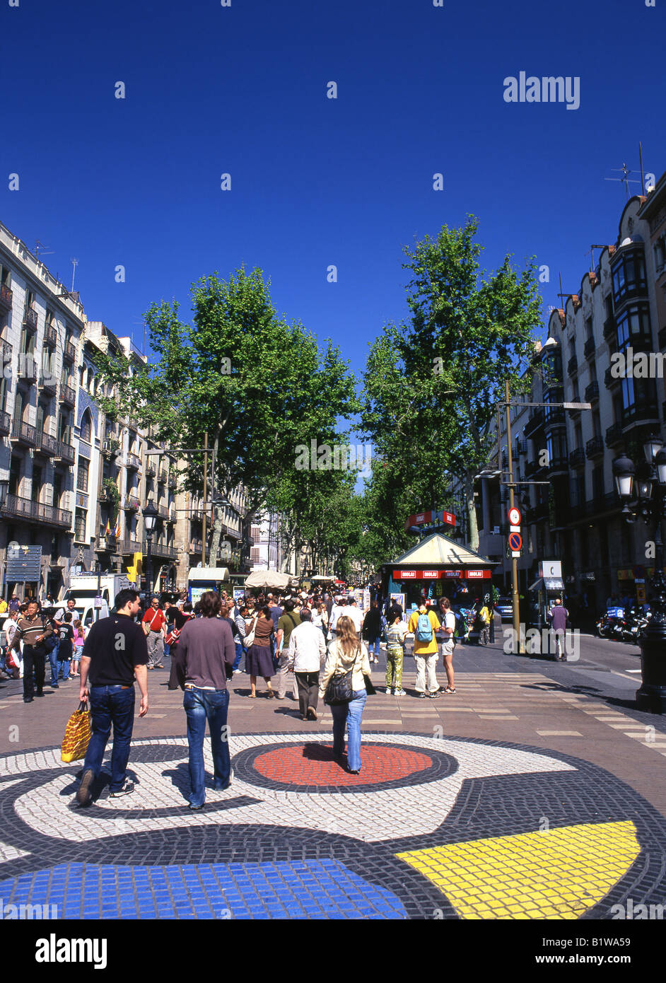Las Ramblas und Miro Mosaik auf Bürgersteig Barcelona-Catalunya Spanien Stockfoto