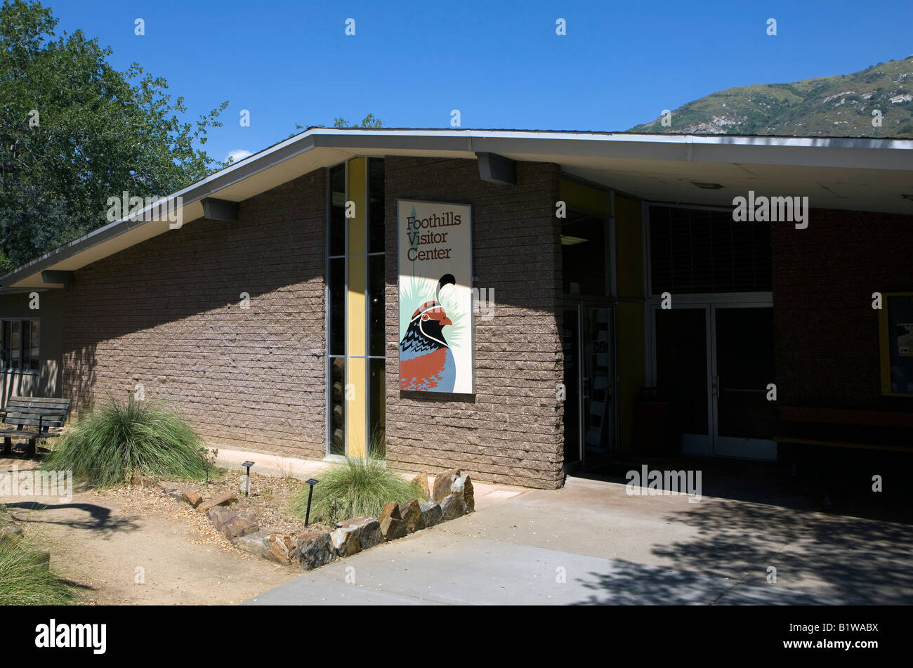 Die Foothills Visitor Center, nahe dem Ash Mountain Eingang, Sequoia Nationalpark, Kalifornien, USA. Stockfoto