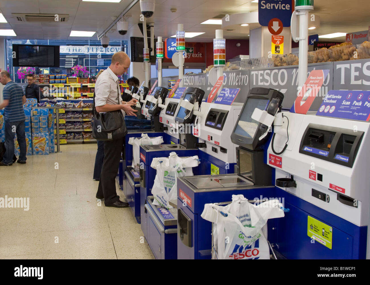 Tesco Express - Self-Service Check-out - Goodge Street - London Stockfoto