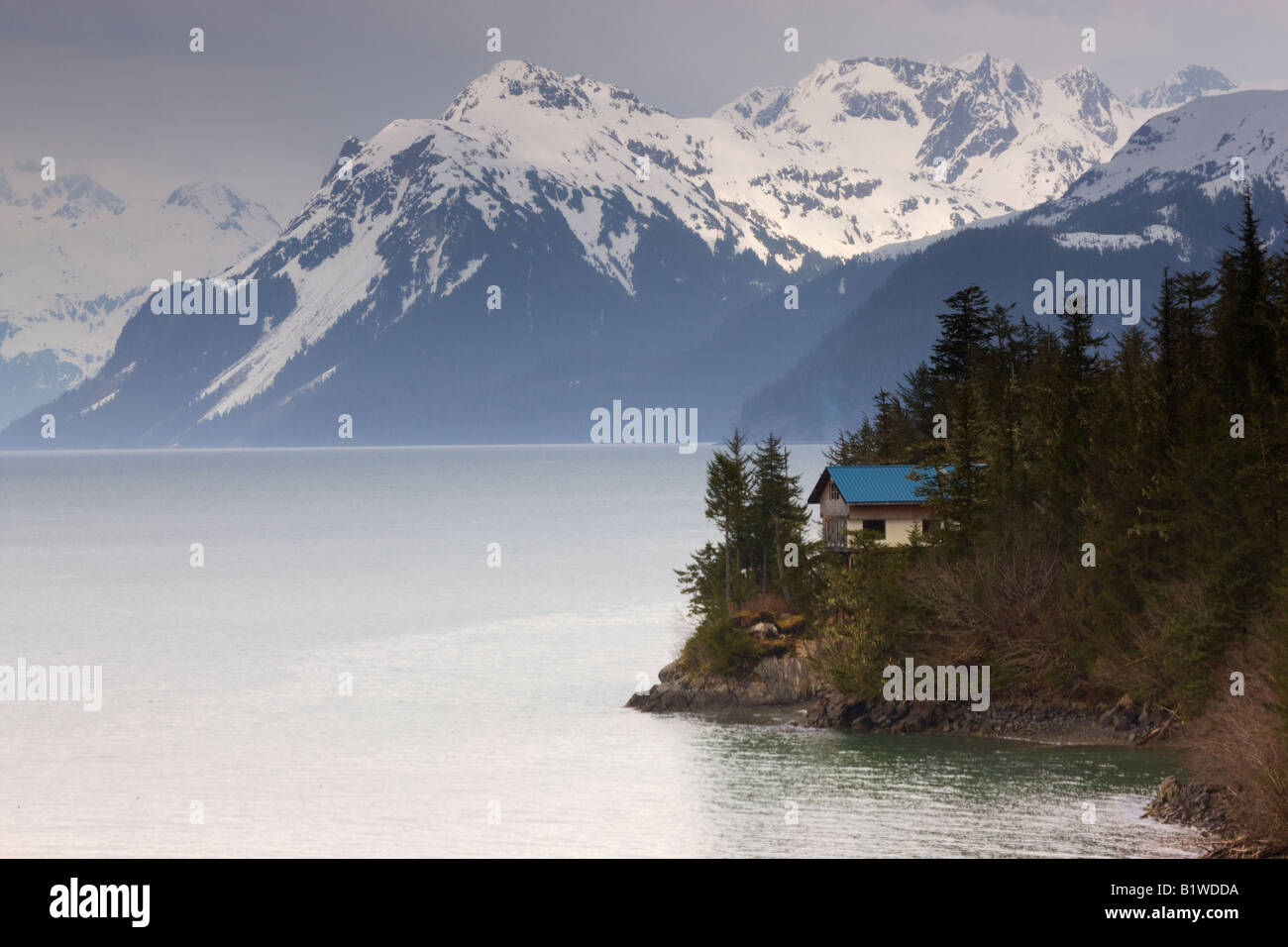 Ein Haus am Prince William Sound Cordova, Alaska Stockfoto