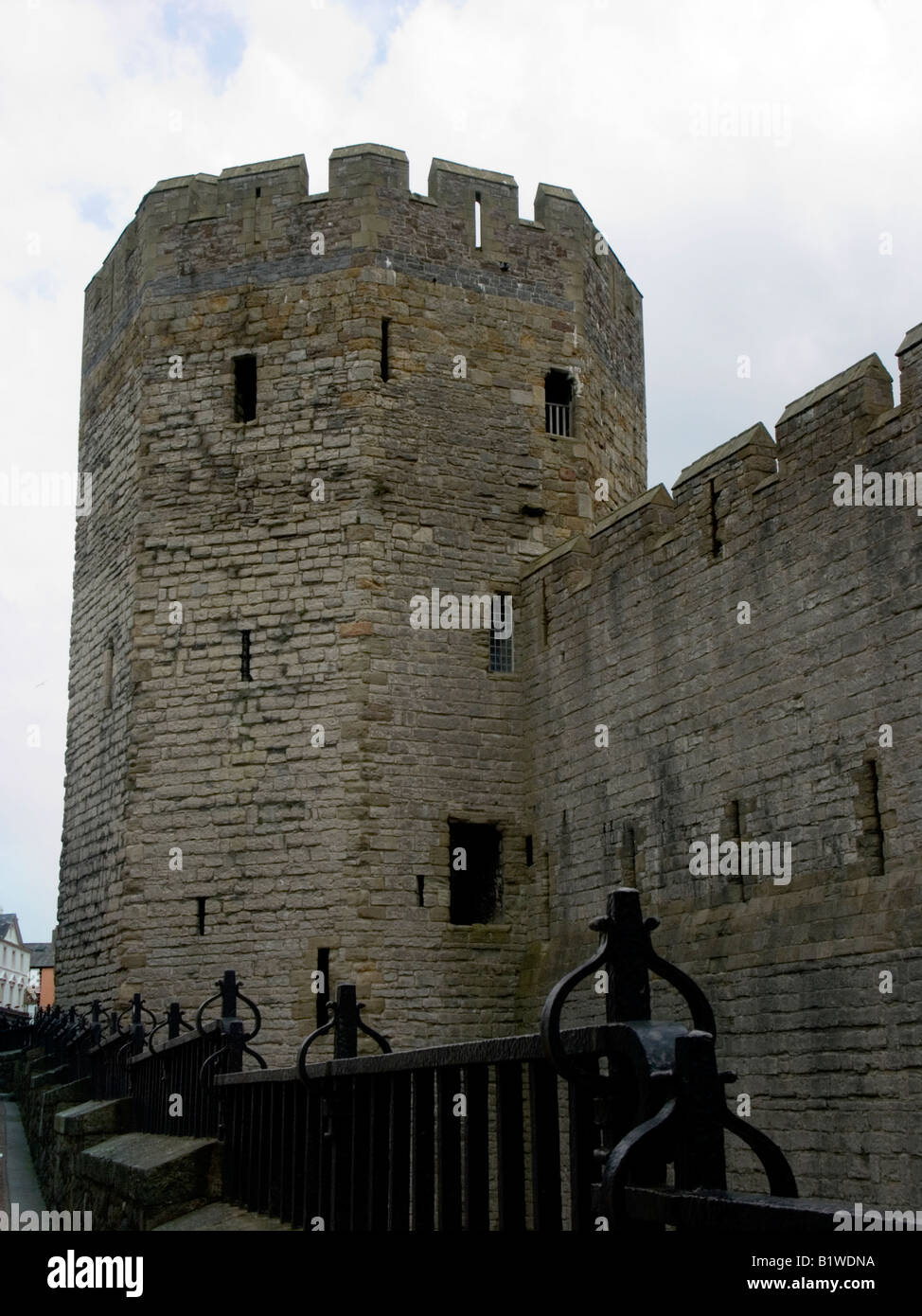 Caernarfon (Carnarvon) Burg, Festung von Edward i. erbaut begonnen im Jahr 1283, Gwynedd, Wales Stockfoto